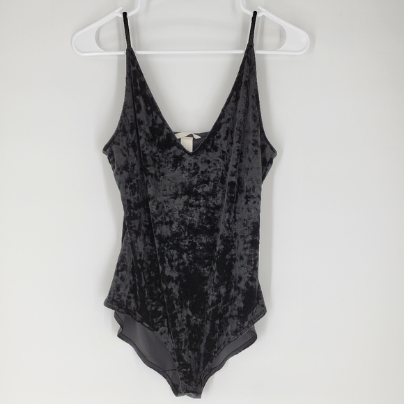 H&M Tops - H&M black velvet bodysuit tank top medium trendy